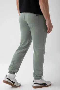 Trec Wear NOWOŚĆ Zielone spodnie dresowe męskie TW BASIC PANTS 180 M GREEN